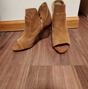 NEW Steve Madden peep toe booties